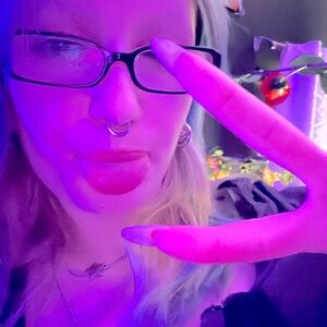 Meet your Posher, Azira!